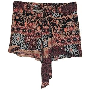 Boho Tie-Front Women's Shorts in Black Floral